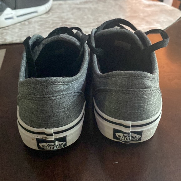 Vans - Picture 3 of 4